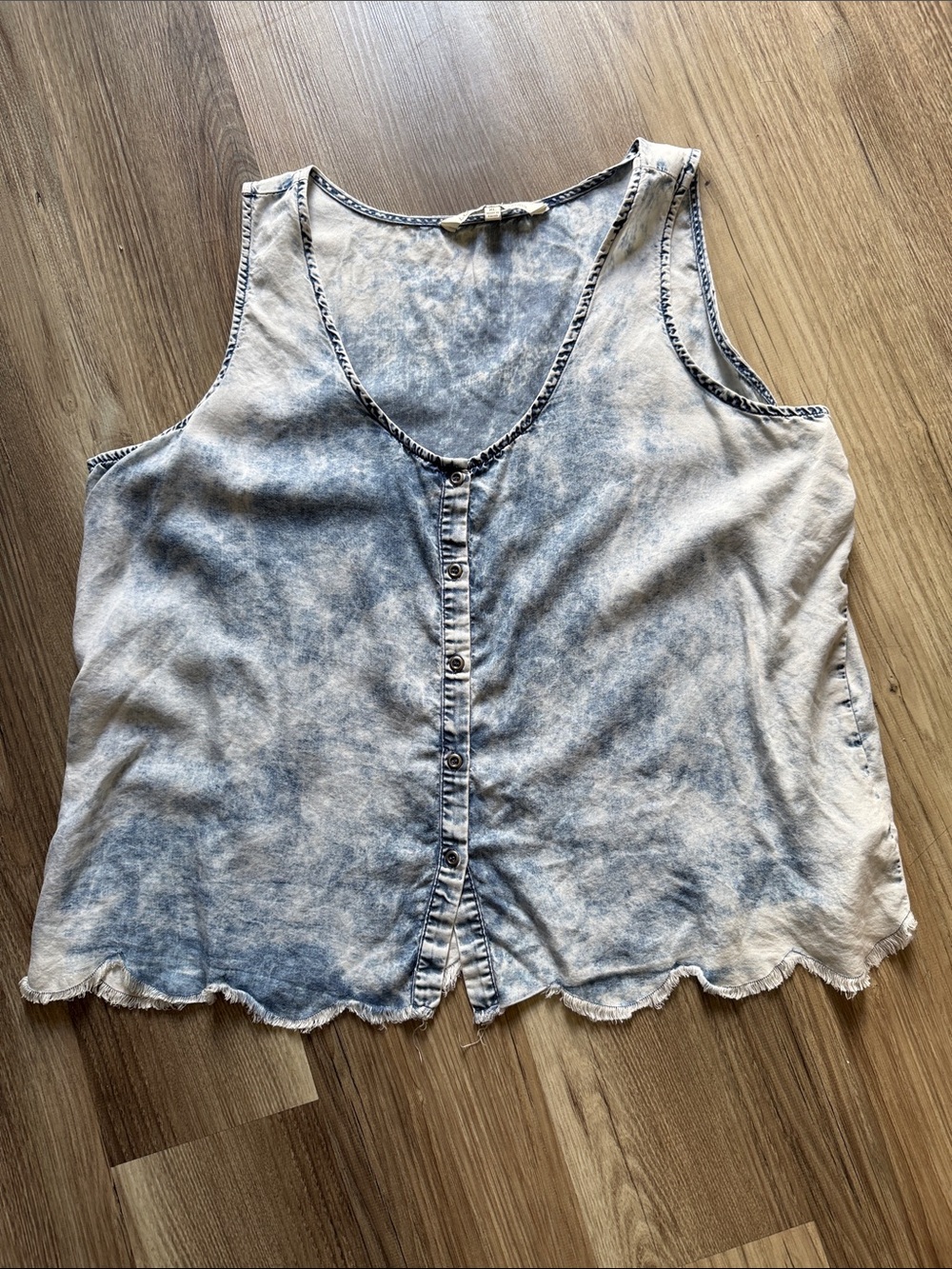 Versona Light Blue Washed Button-Front Tank